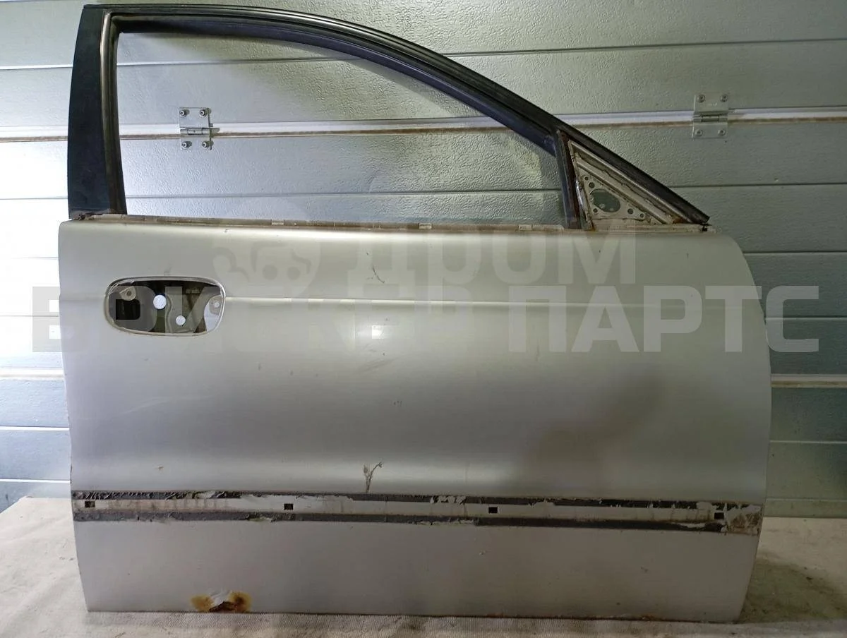 Дверь передняя правая Дэу Леганза 1  V100
