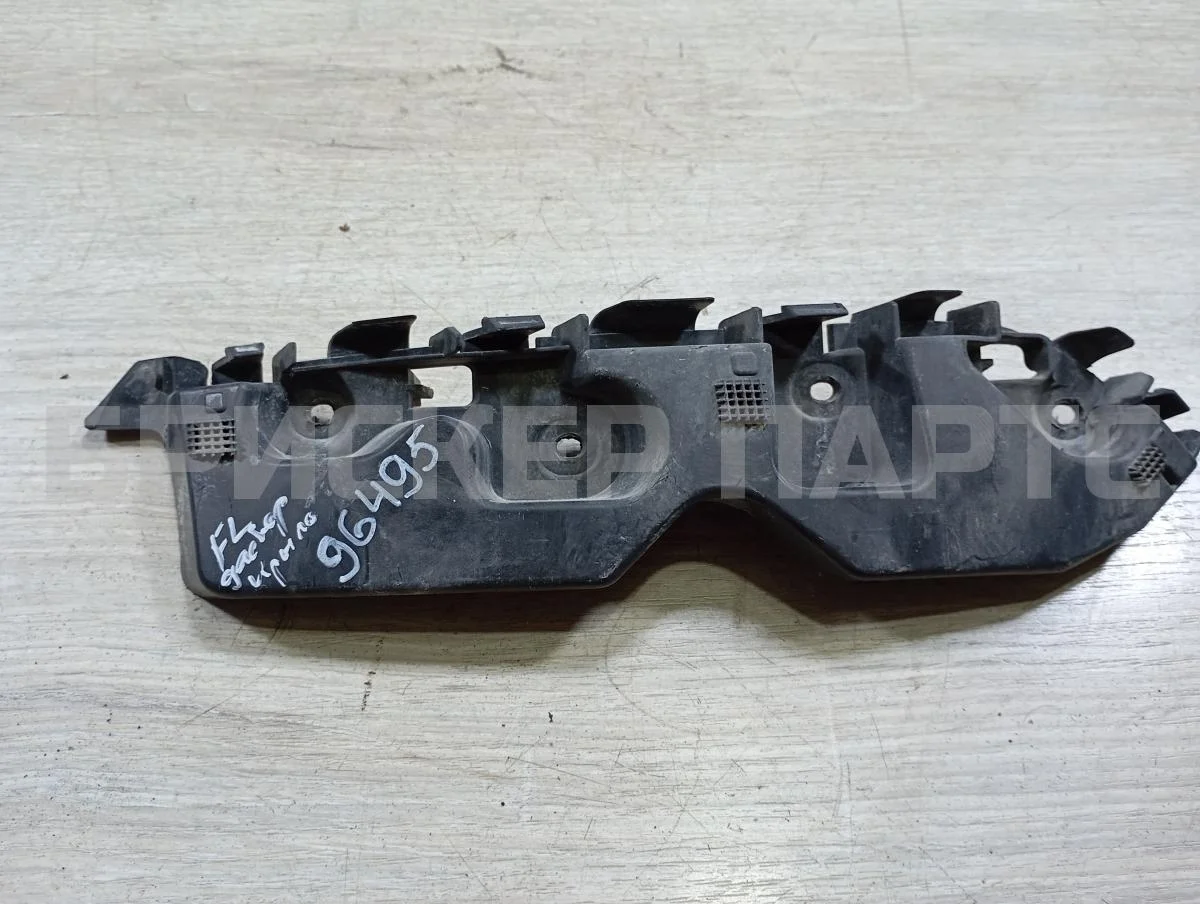 Направляющая бампера Рено Дастер 1  HS