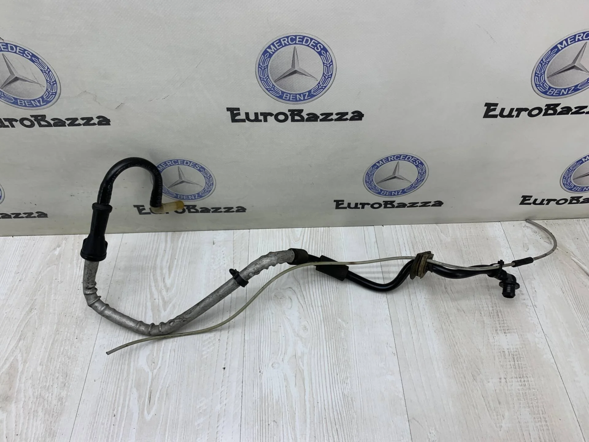 Вакуумная трубка Mercedes W209