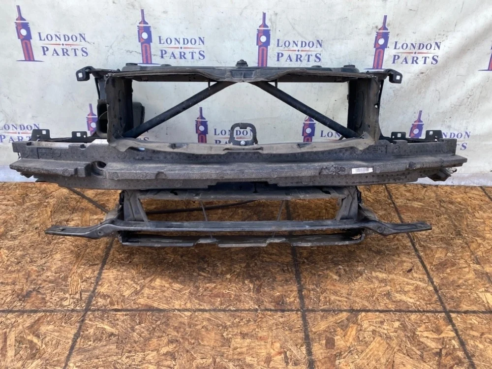 Передняя панель BMW F30