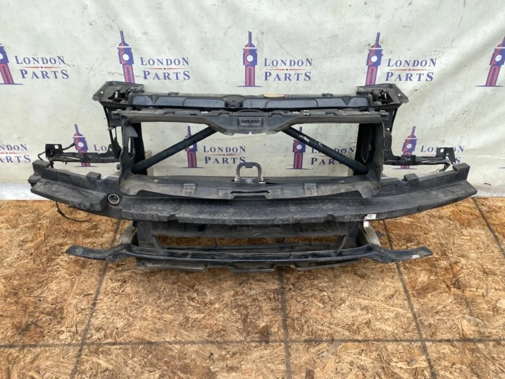 Передняя панель BMW F30