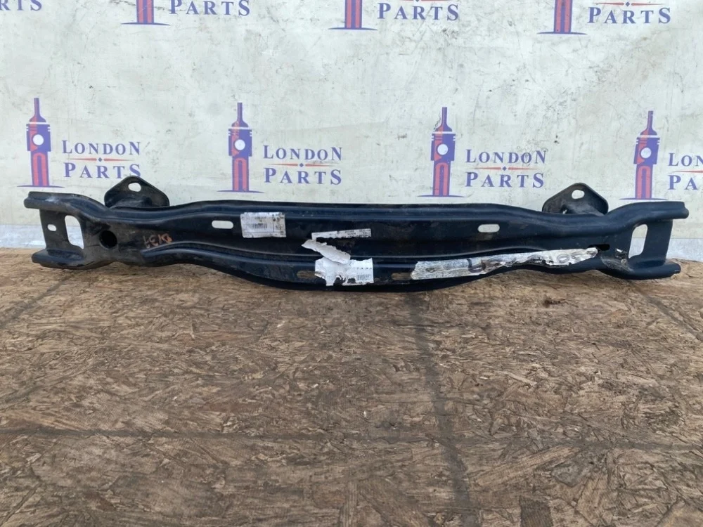 Усилитель бампера BMW F30