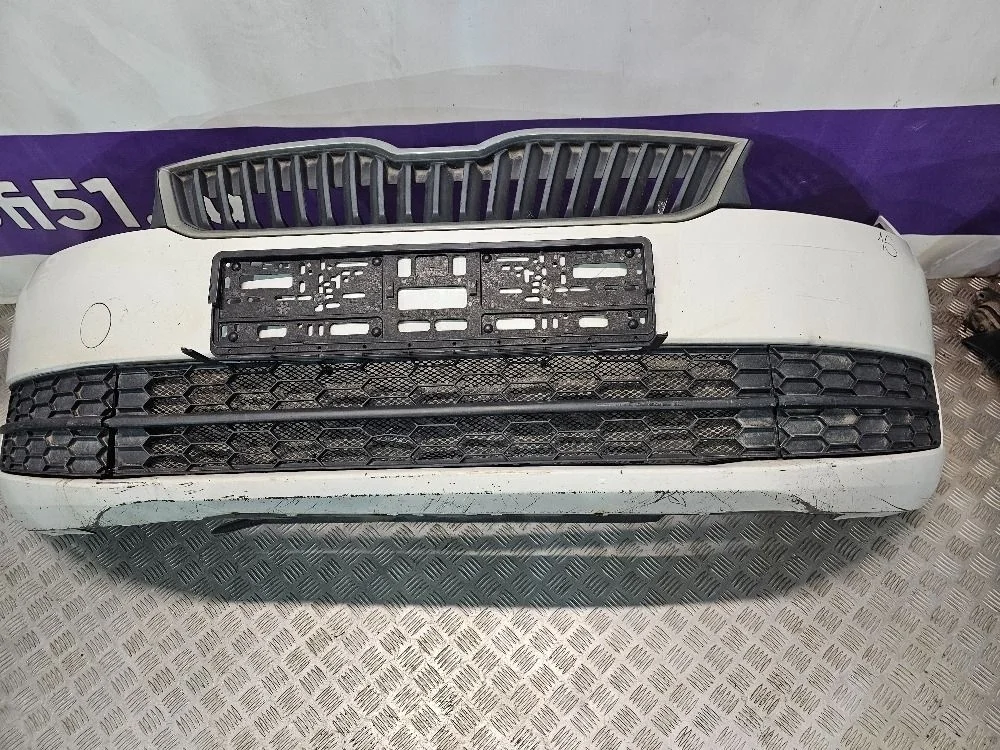Бампер передний в сборе Skoda Rapid