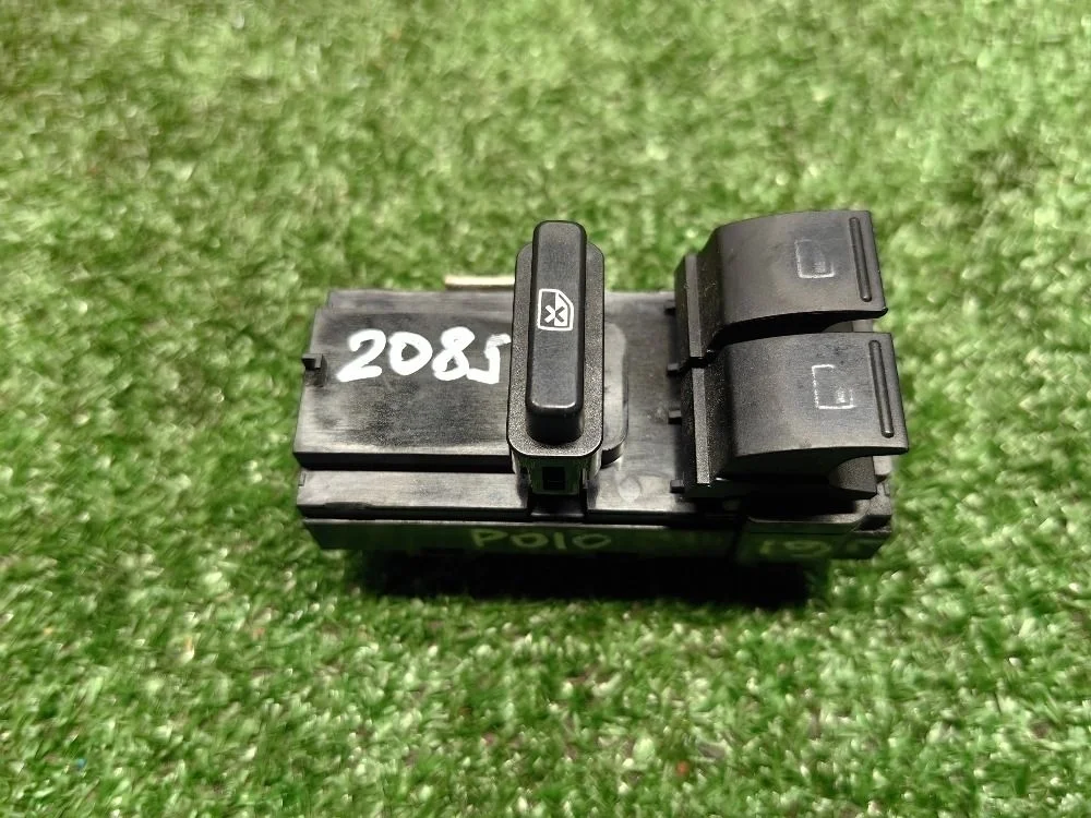 Блок управления стеклоподъемниками VW Polo 5 рест.