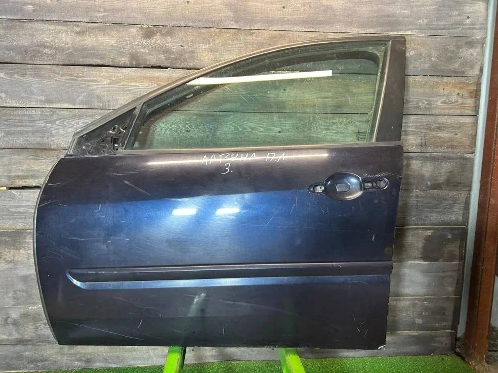 Дверь передняя левая Renault Laguna III