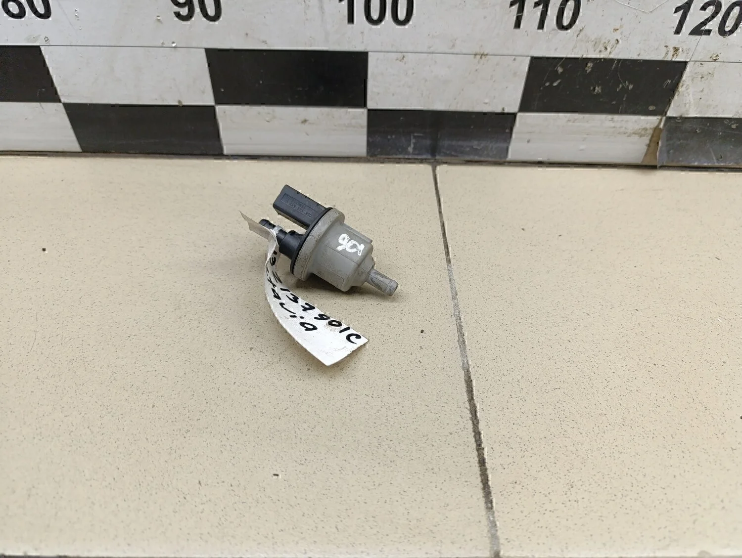 Клапан вентиляции топливного бака A4 [B5] 1994-2000