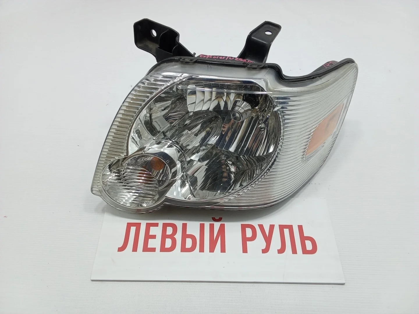 Фара Ford Explorer 2006 U251