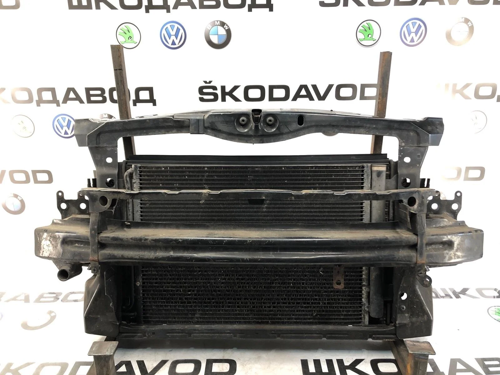 Телевизор в сборе Skoda Octavia 2011 1K0121251DK A5 (1Z) 1.6 BSE