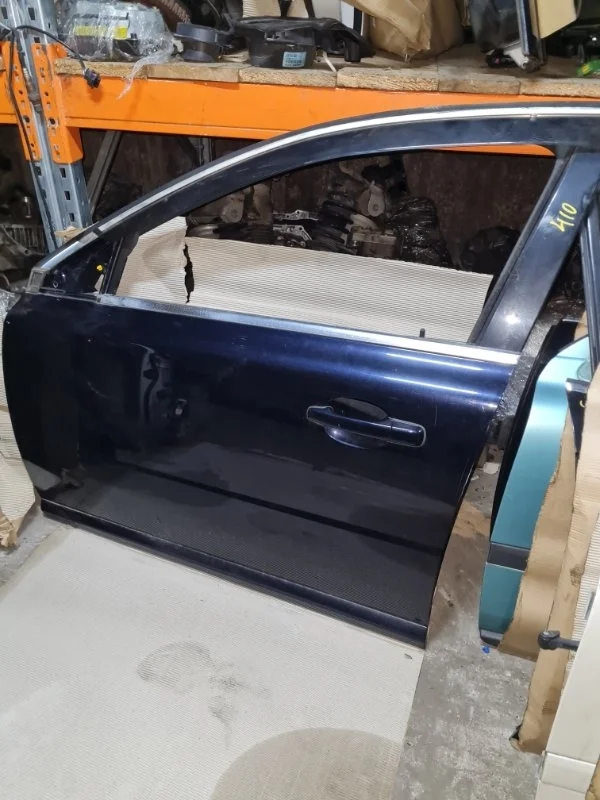 Дверь VOLVO V70 2010 BW