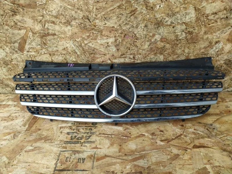 Решетка радиатора Mercedes-Benz Viano 2007 W639