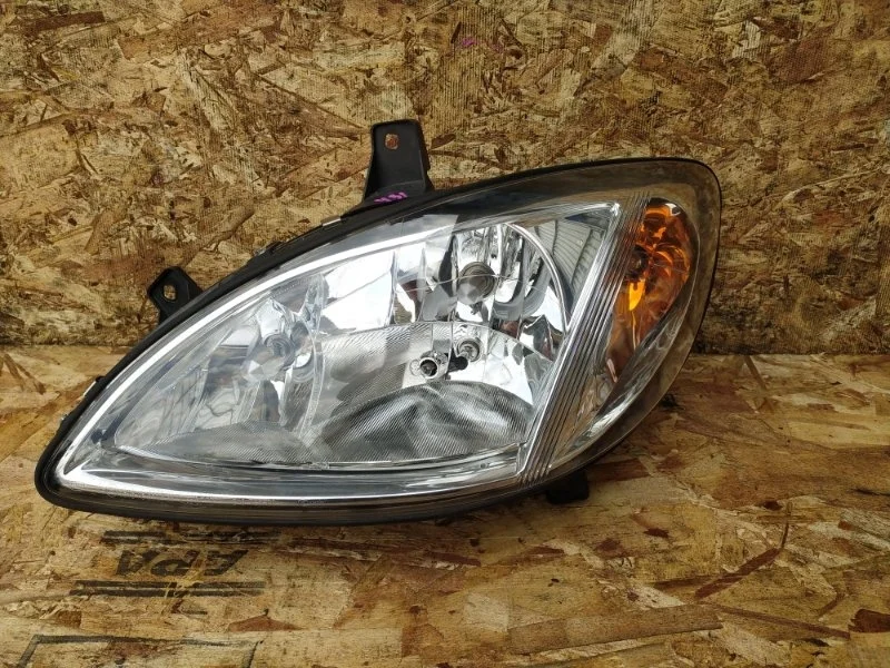 Фара галоген Mercedes-Benz Viano 2007 W639