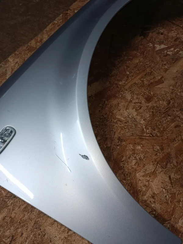 Крыло Audi A4 2004 8E5