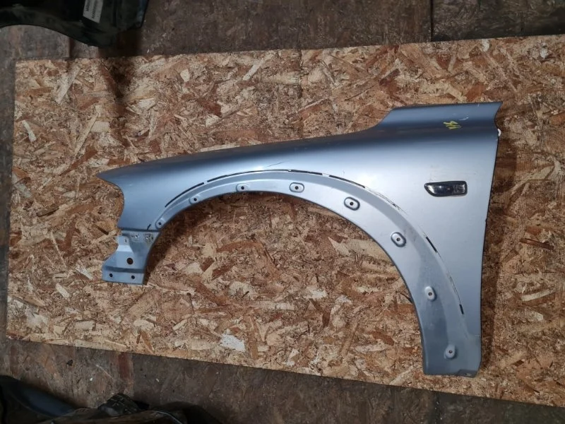 Крыло Volvo XC70 2005 CZ