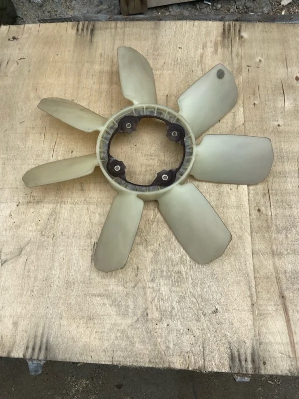 Крыльчатка Toyota Land Cruiser 2010 1636150110 URJ200 1VD-FTV 4.5