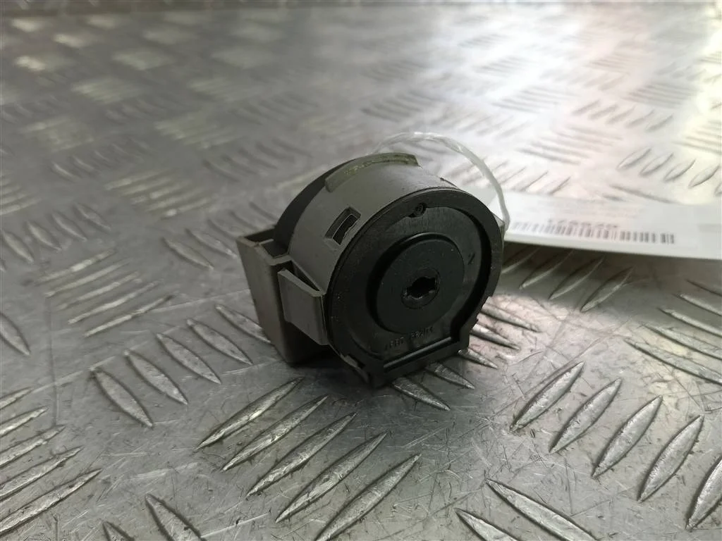 Контактная группа замка зажигания FORD Fusion I р