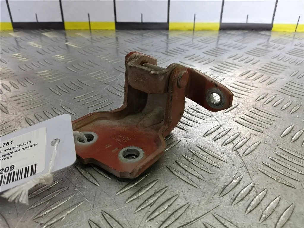 Петля двери SUZUKI SX4 I рестайлинг (2009—2014)