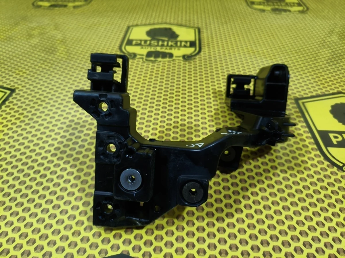 Кронштейн фары Kia Ceed 2013 64156A2000 JD G4FG, левый