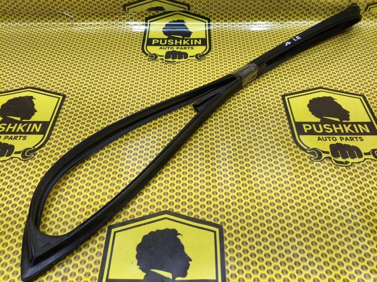 Уплотнитель стекла двери Kia Ceed 2013 82530A2000 JD G4FG, передний левый