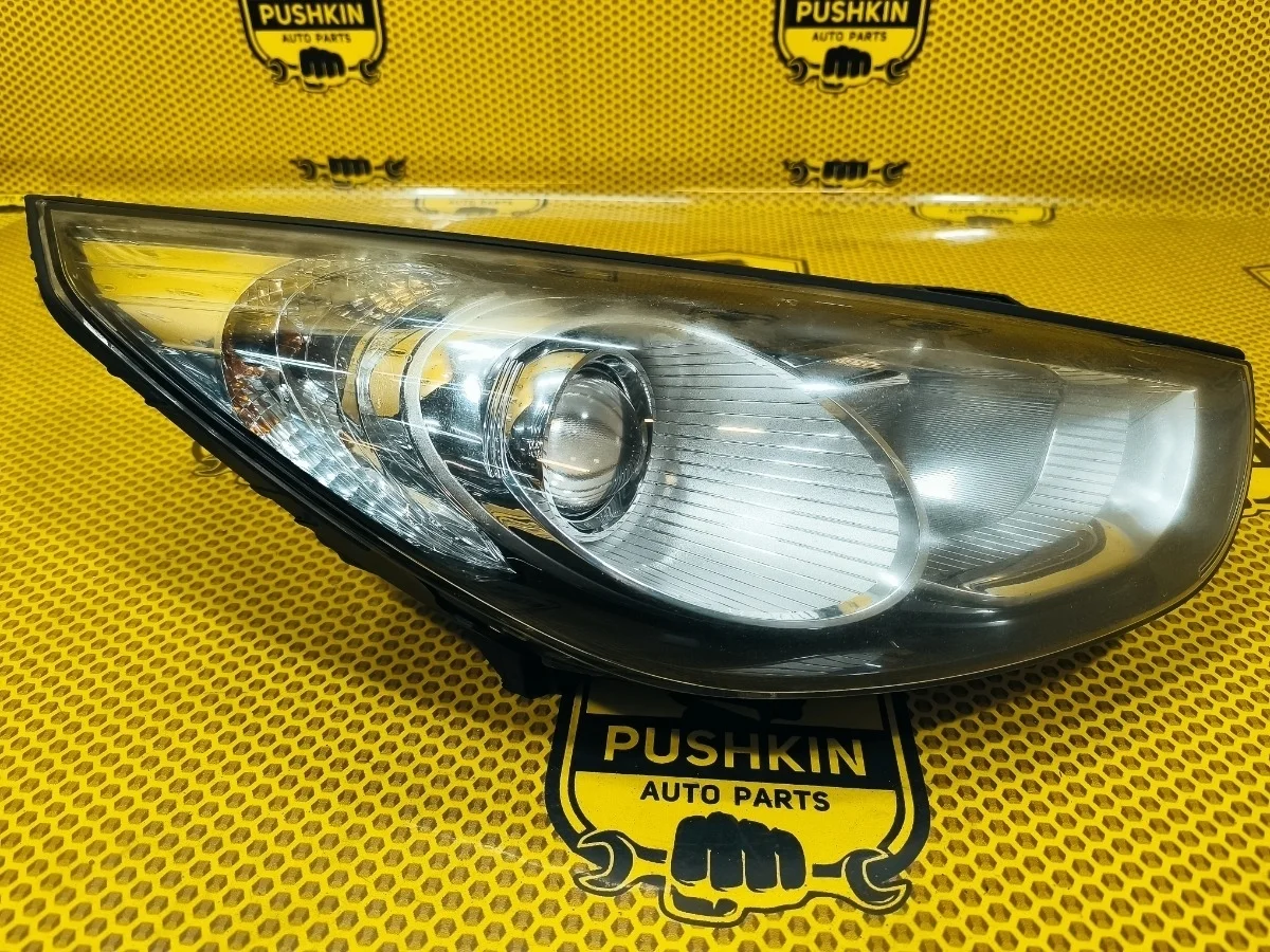 Фара Hyundai IX35 2013 921022Y000 G4KD, правая
