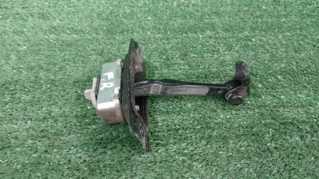 Б.у. ограничитель двери INFINITI QX70 S51 INFINITI QX70 S51