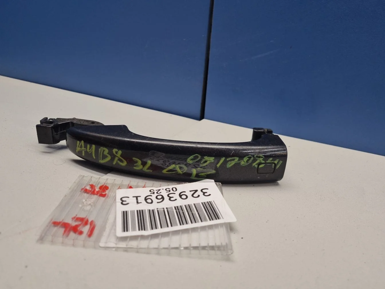 Ручка двери нaружная для Audi A4 B8 2007-2015