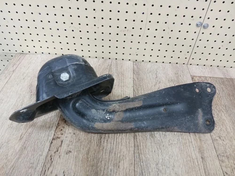 Рычаг задний продольный Volkswagen Golf Mk6 (2008—2012) Golf Mk6 (2008—2012) A32, 5P1, 5P5, 5P8, 1F7, 1F8, 162, 163, 1K2, AV2, AV3, AY2, AY3, 1P1, 3T4, 3T5, 521, 5M1, 137, 138, 8P1, 8PA, 8J3, 8J9, 5P2, 1Z3, 1Z5, 933, 1K1, 1K5, 517, 5K1, AJ5, 5L6, 5L7, 676, 677, 5C1, 5C2, 5C7, 5C8, 8X1, 8XA, 8P7, 8PAXW, 8PAXX