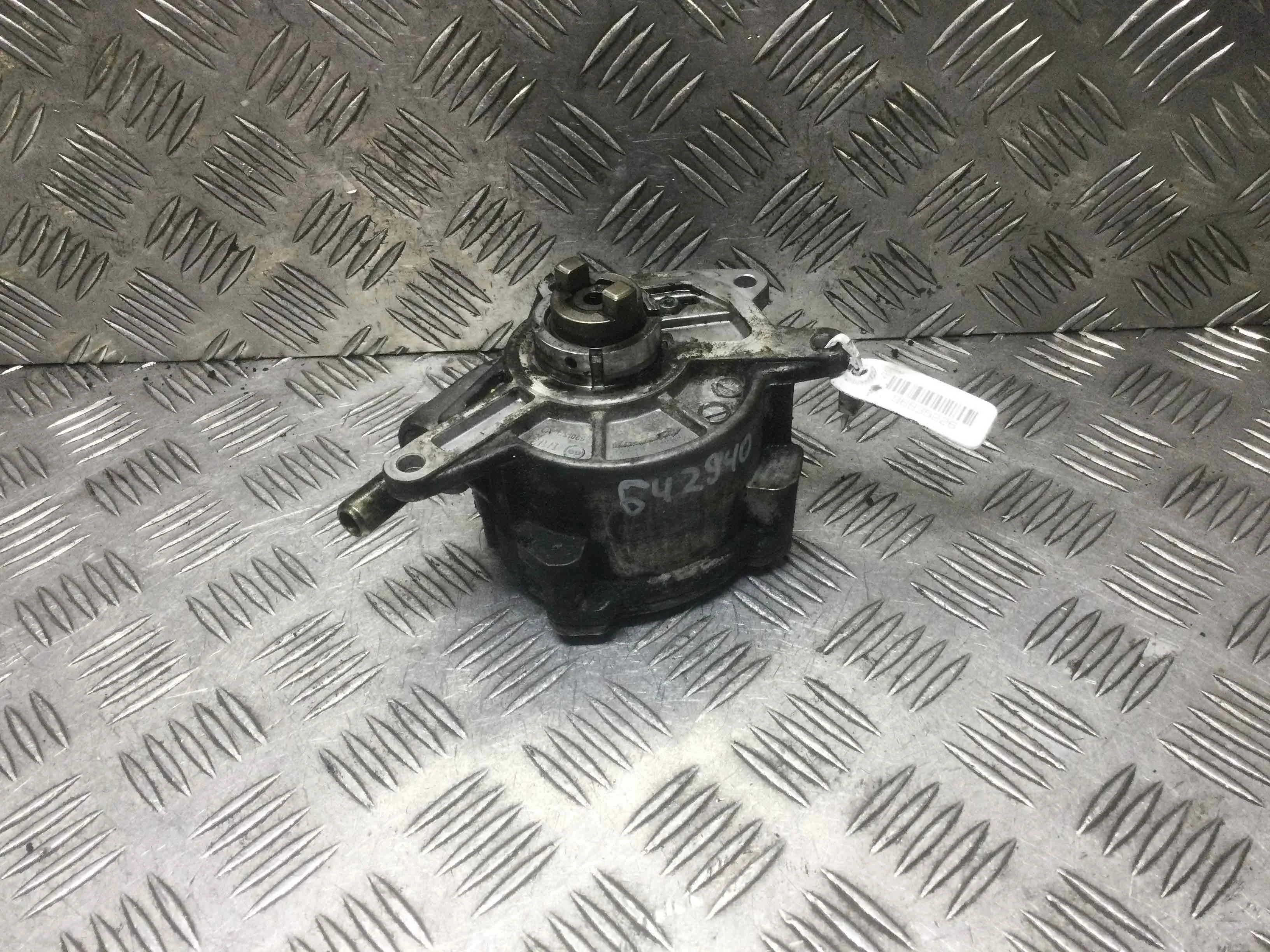 Насос вакуумный Mercedes ML W164 (2005-2008) дизель 3.0 CDI Автомат Универсал