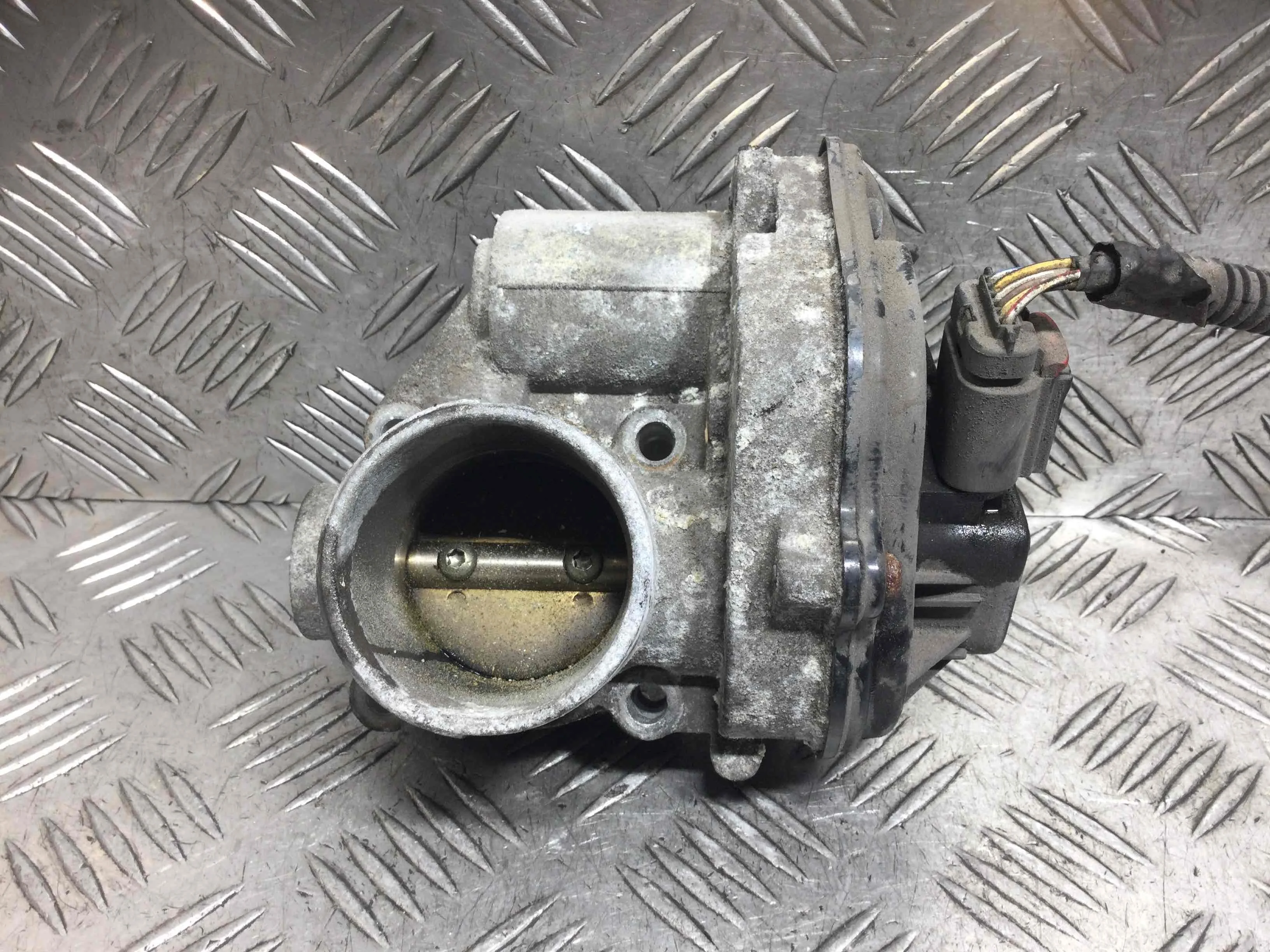 Заслонка дроссельная Ford Focus 2 поколение (2005-2008) бензин 1.6 i Механика Х/б