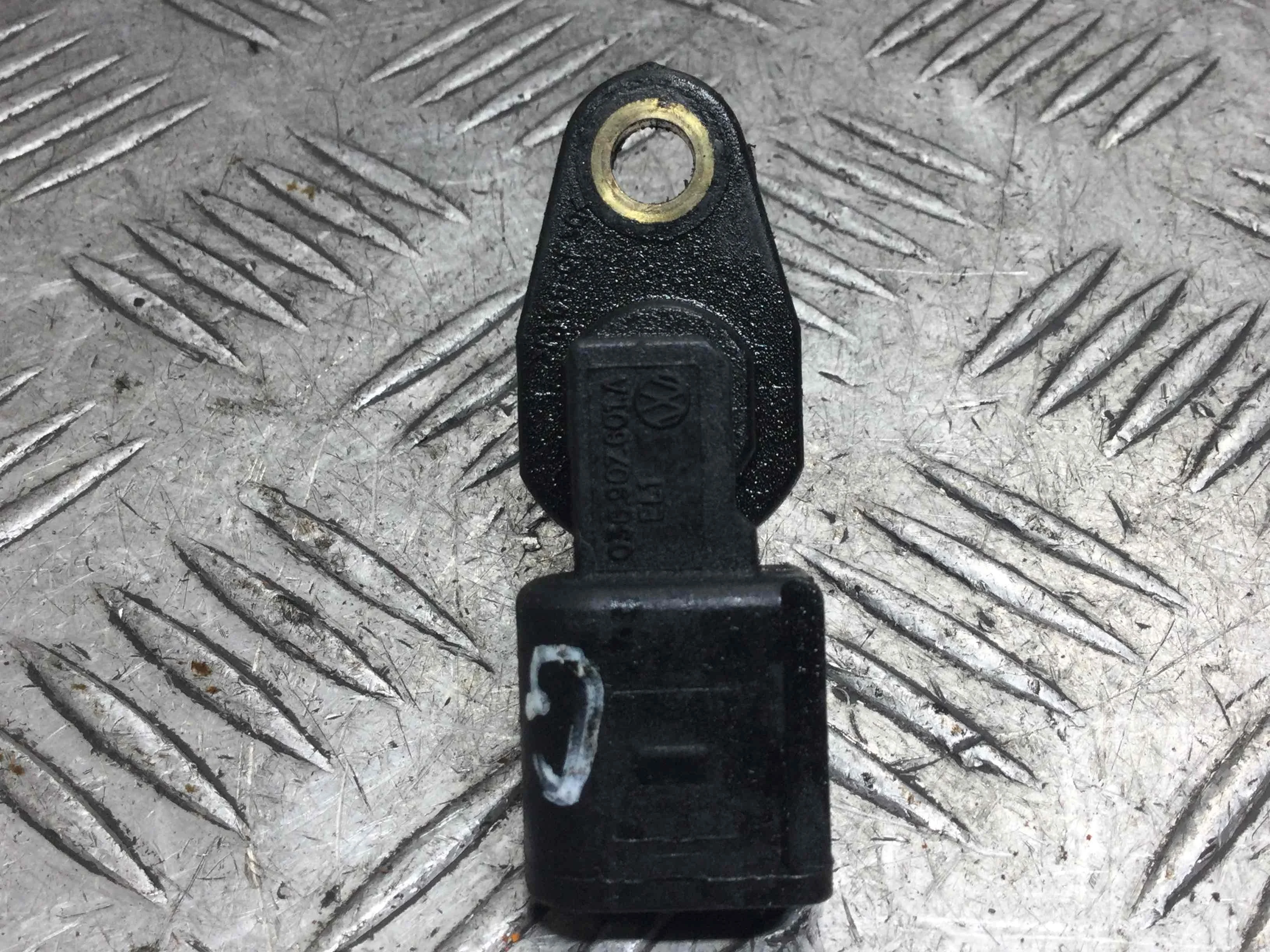 Датчик распредвала Volkswagen Golf 4 поколение (1997-2004) бензин 1.4 i Механика Х/б