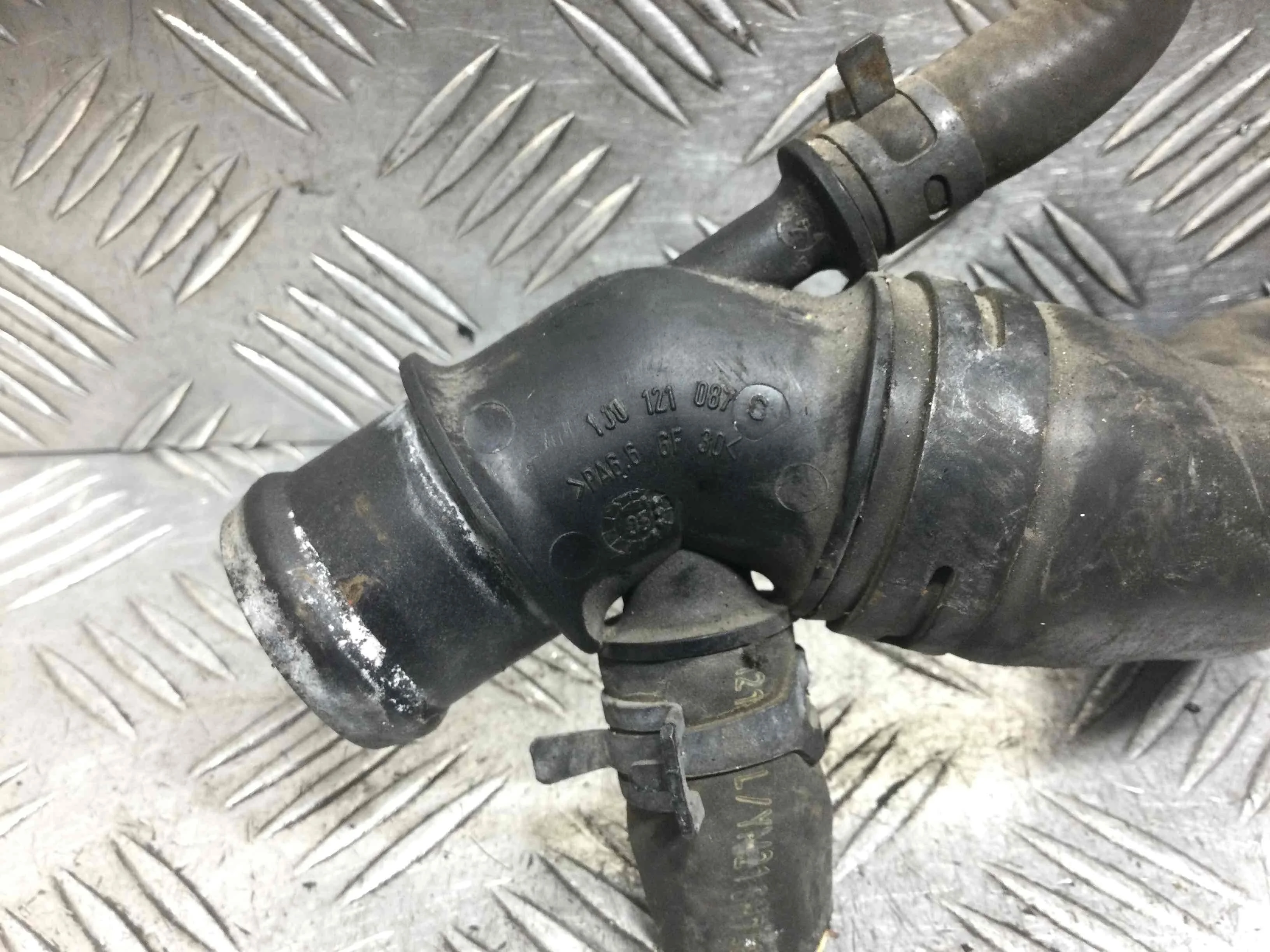 Фланец (тройник) системы охлаждения Ford Galaxy 1 поколение [рестайлинг] (2001-2006) дизель 1.9 TDI Механика Минивэн