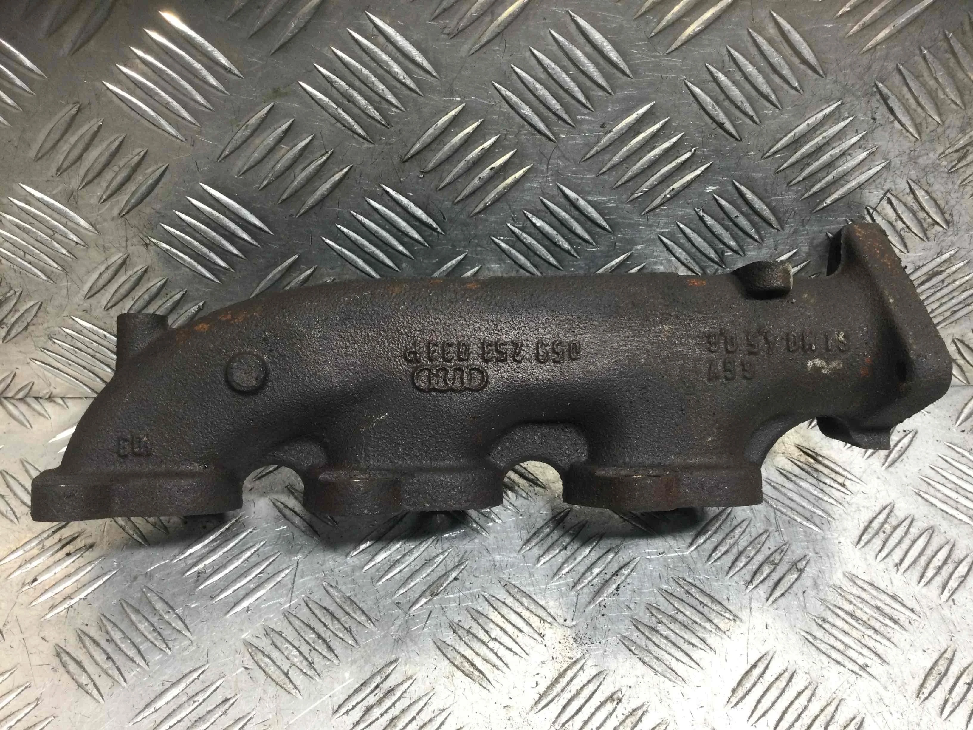 Коллектор выпускной Audi A6 C6/4F (2004-2008) дизель 2.7 TDI Механика Универсал