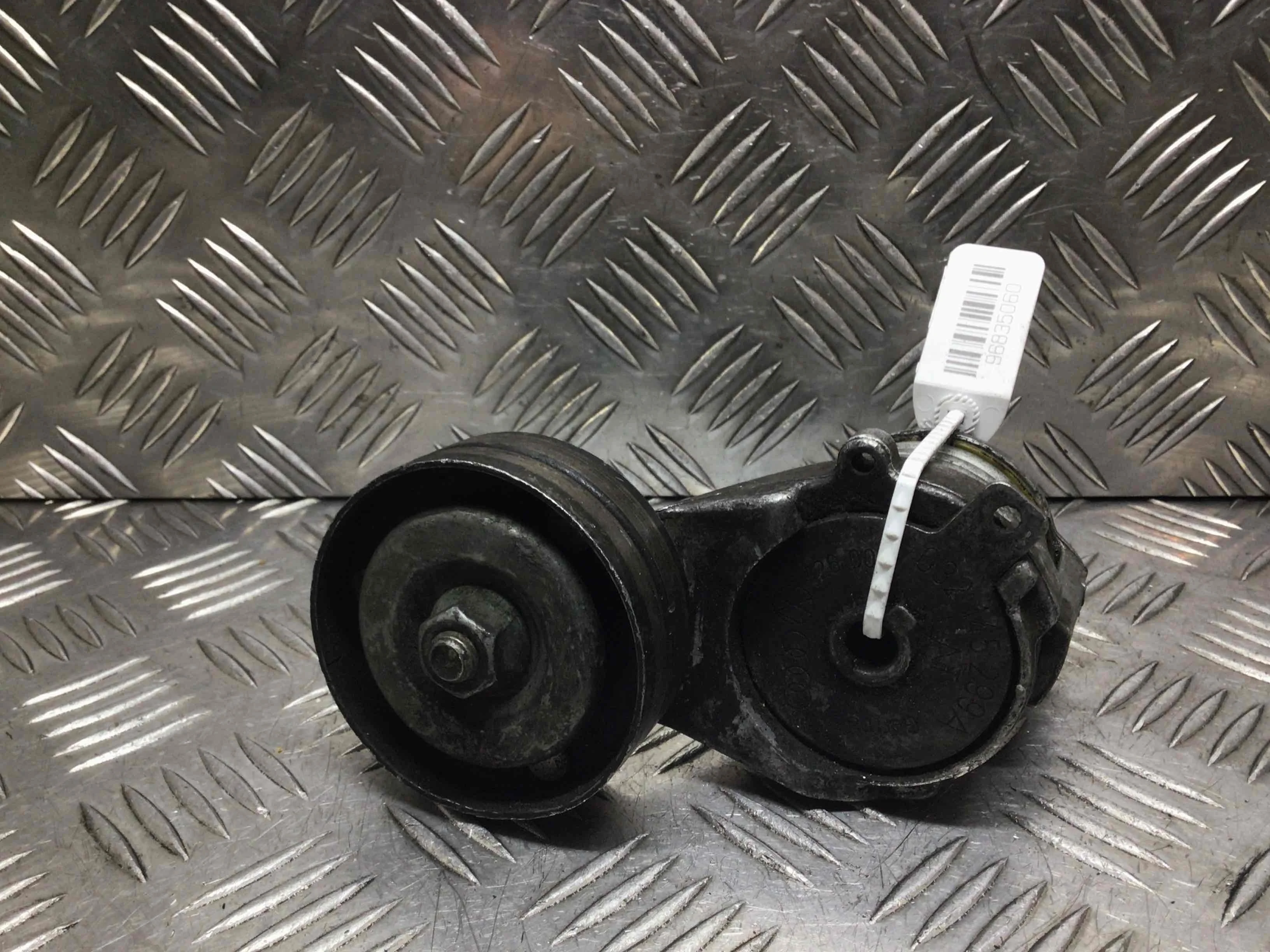 Натяжитель ремня генератора Volkswagen Golf 4 поколение (1997-2004) бензин 1.6 i Механика Х/б