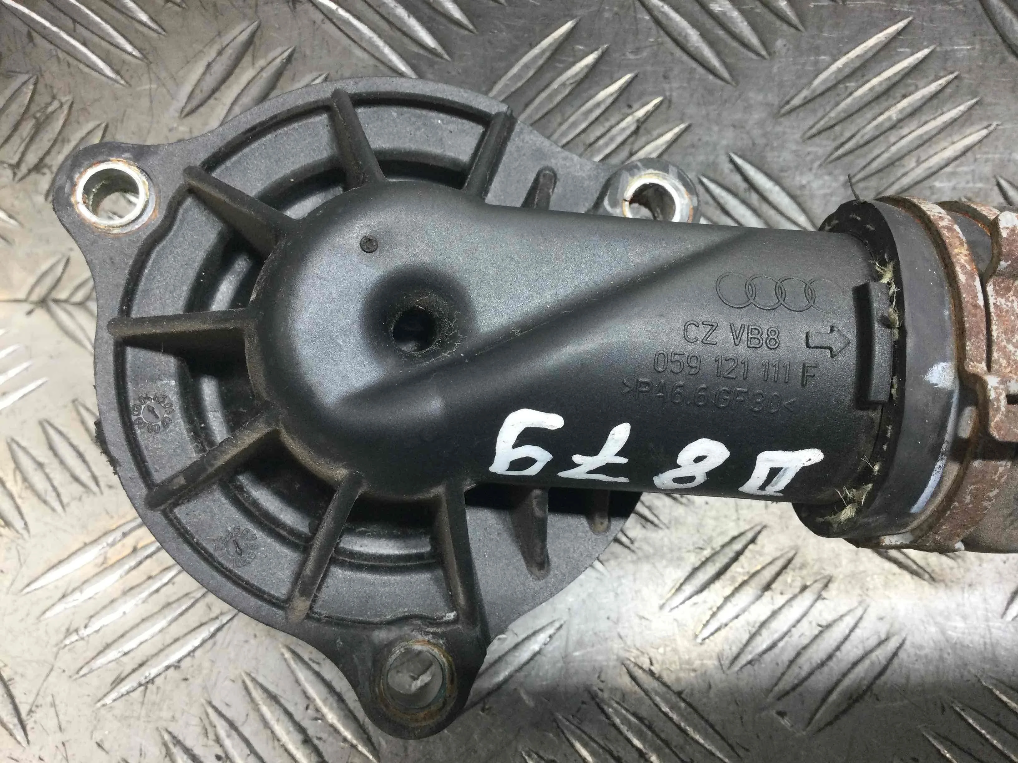 Корпус термостата Audi A6 C6/4F (2004-2008) дизель 2.7 TDI Механика Универсал