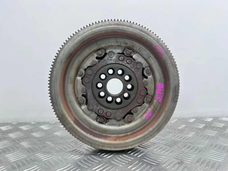 Маховик Volkswagen Passat CC 358