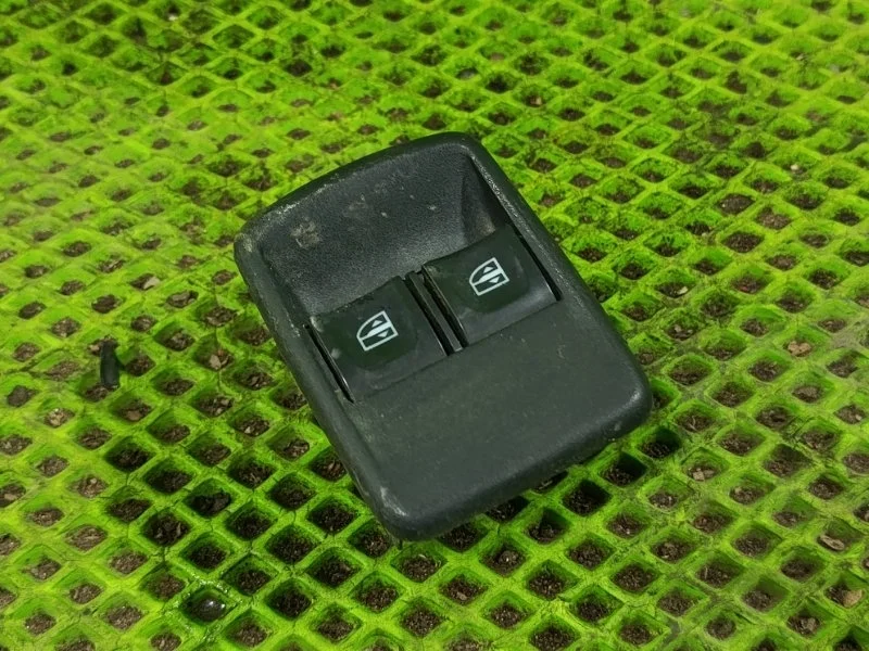 Кнопки стеклоподъемников Renault Sandero 2016 254110431R ХЭТЧБЕК D4FF732, передние левые