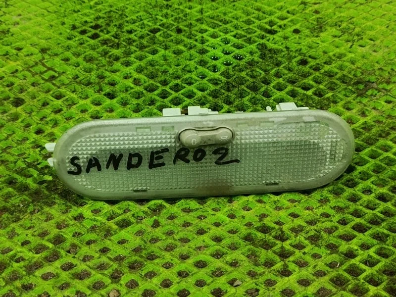 Плафон освещения салона Renault Sandero 2016 8200074362 ХЭТЧБЕК D4FF732
