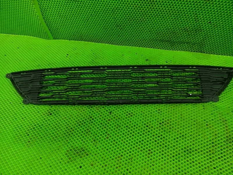 Решетка в бампер Kia Ceed 1 2010 865221H500 УНИВЕРСАЛ G4FC