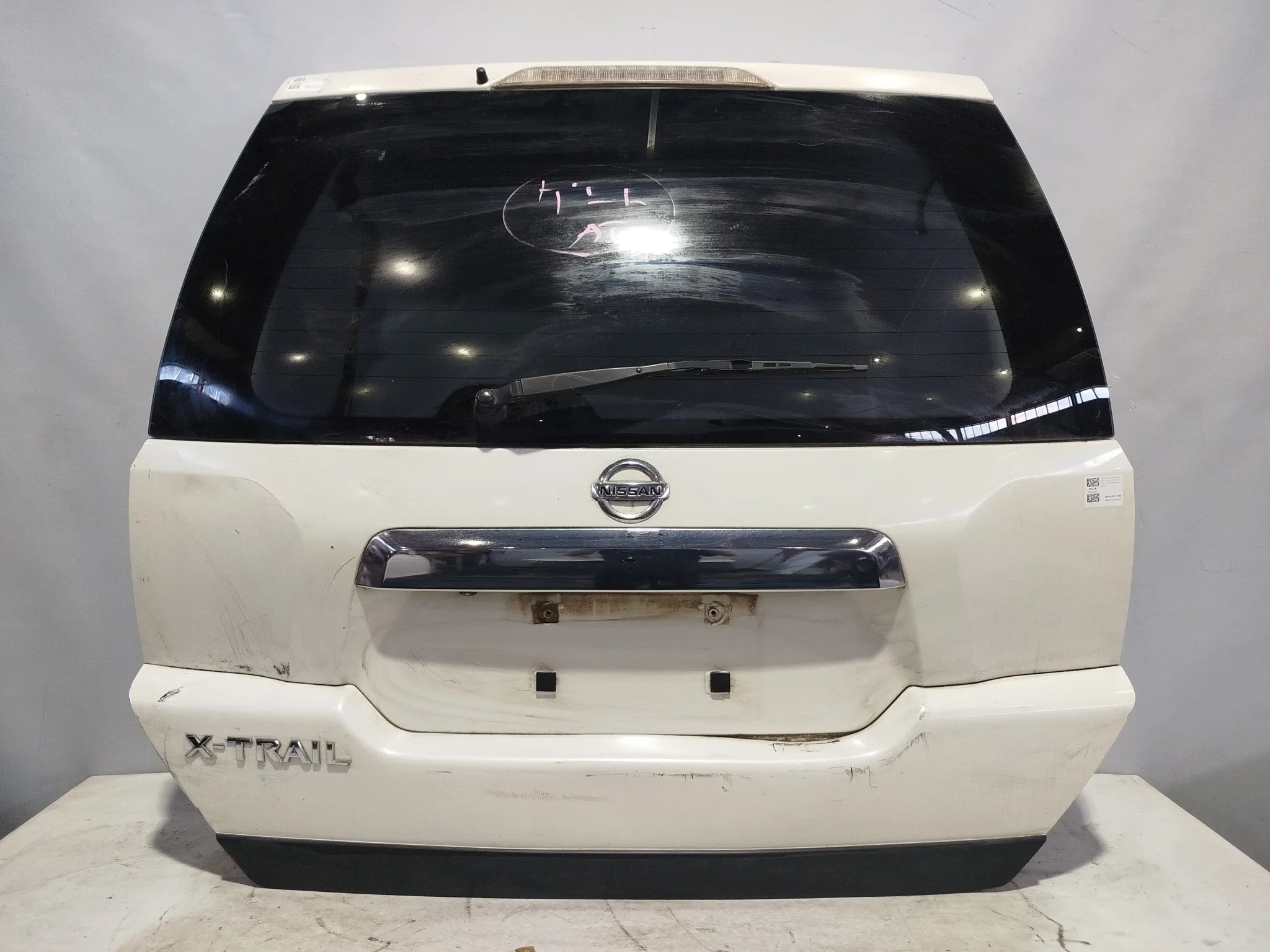 ДВЕРЬ ЗАДНЯЯ NISSAN K010MJG0EA белый, QAB NA7510