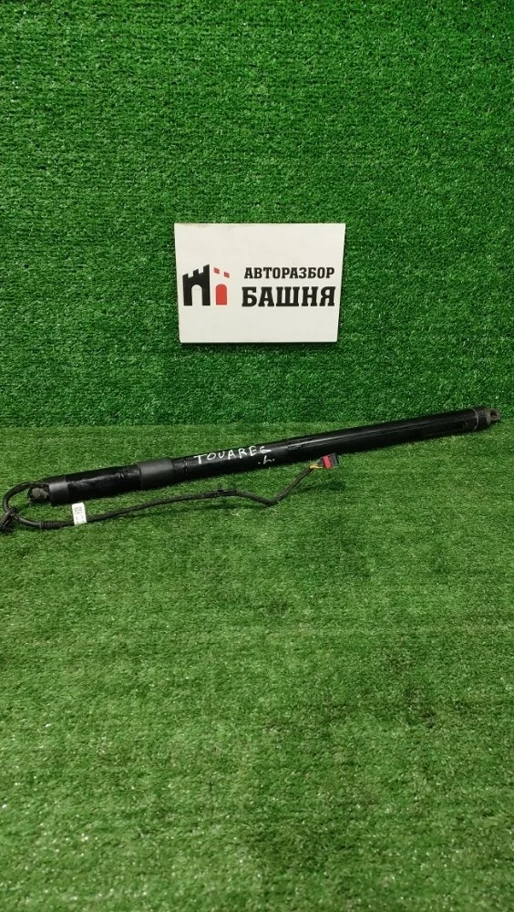 Амортизатор багажника Volkswagen Touareg 2016 7P6827851F NF CMTA