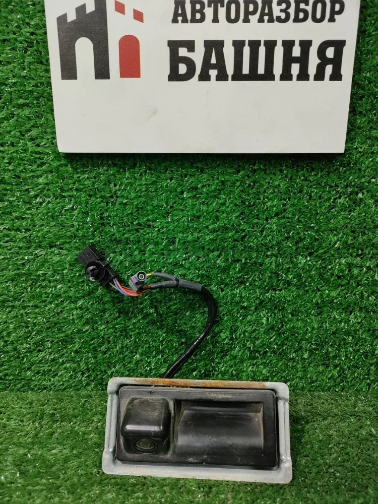Камера заднего вида Volkswagen Touareg 2016 7P6827566E NF CMTA