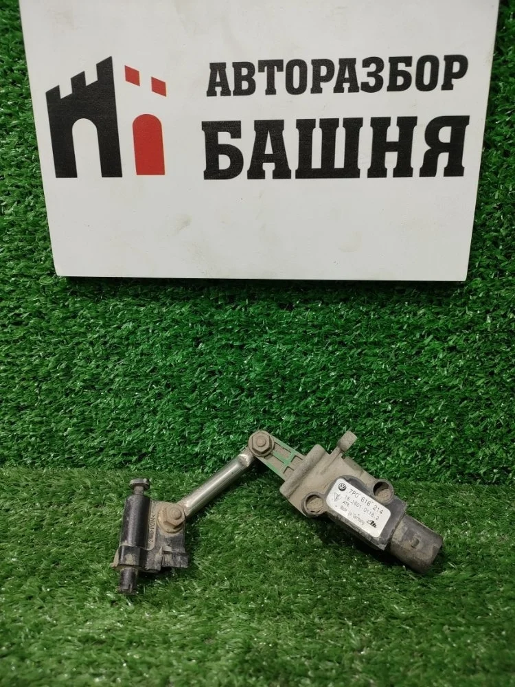 Датчик дорожного просвета Volkswagen Touareg 2016 7P0616214 NF CMTA, передний правый