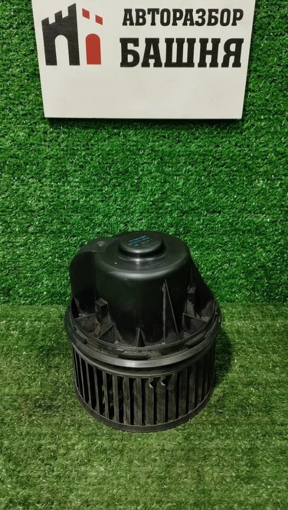 Моторчик печки Ford Kuga 2015 1696006 JQMB