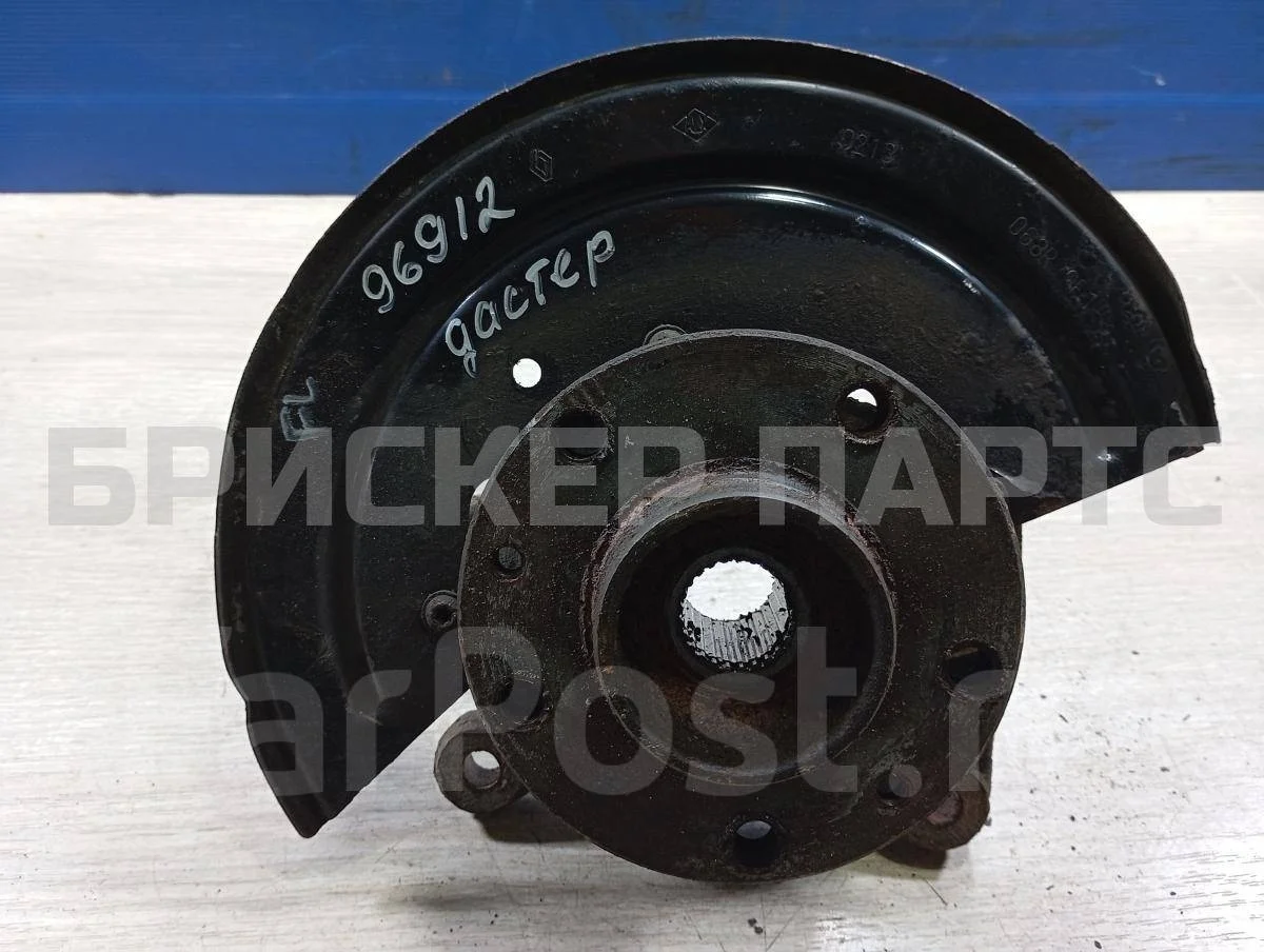 Кулак поворотный лев Рено Дастер 1  HS