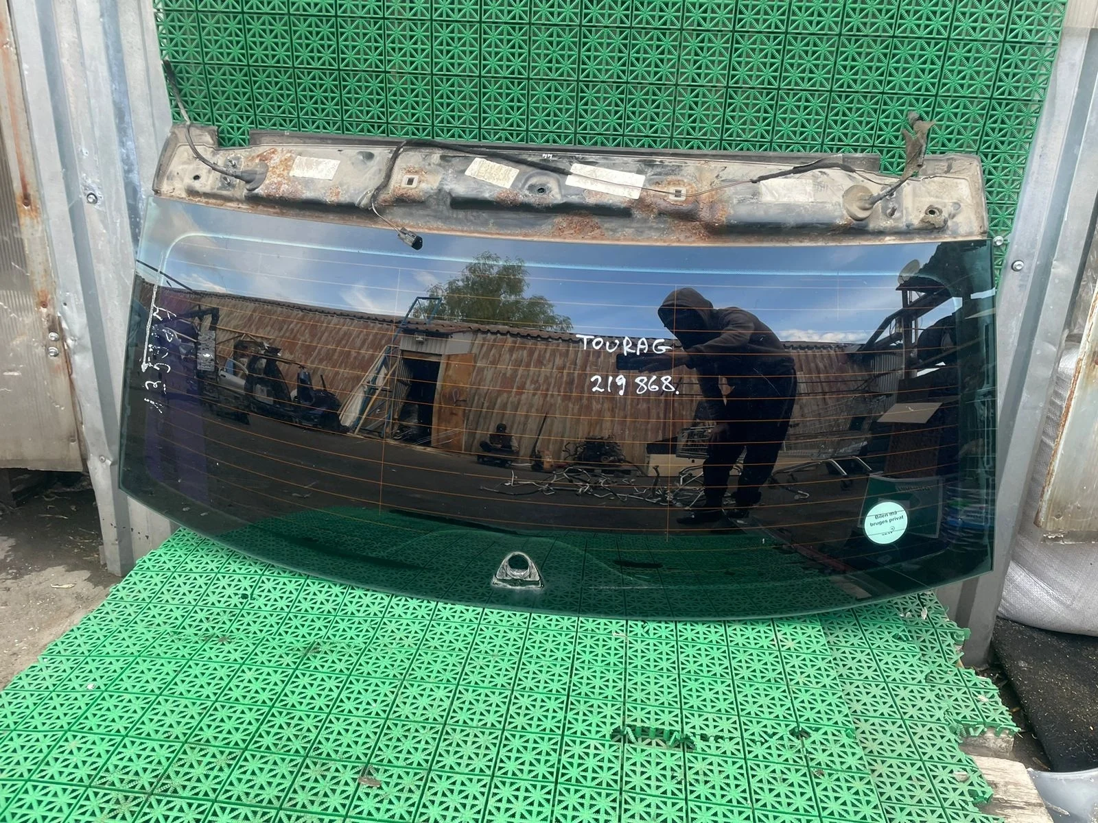 Стекло крышки багажника VOLKSWAGEN TOUAREG 2003- б/у TOUAREG(2003-2010)