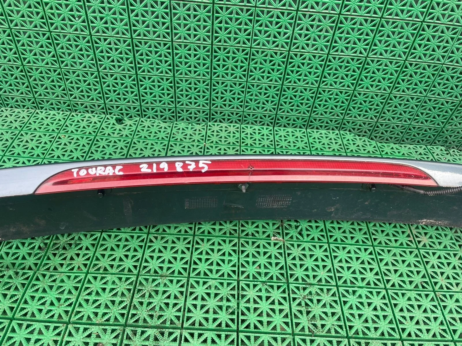 Фонарь стоп сигнала дополнительный VOLKSWAGEN TOUAREG 2003- б/у TOUAREG(2003-2010)