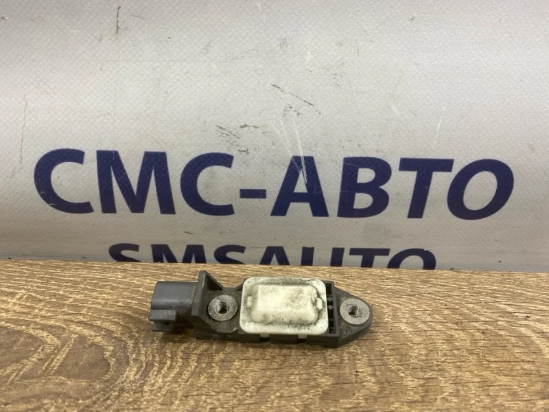 Датчик удара Volvo Xc90 30724677 ХС90 3.2 B6324S5, передний