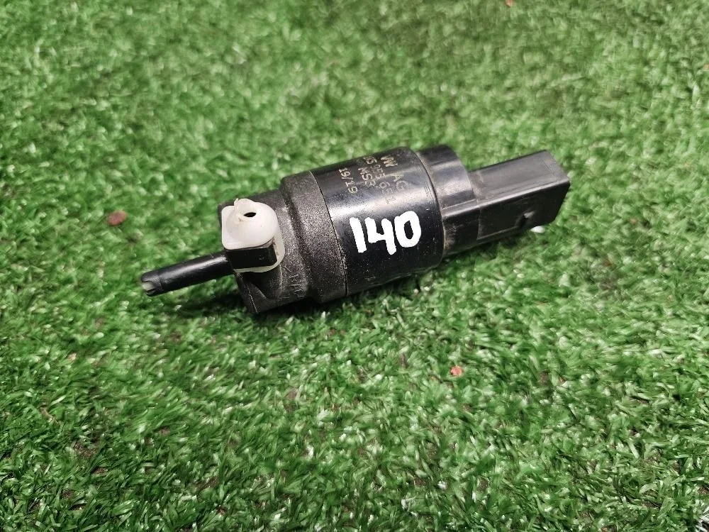 Насос омывателя Volkswagen Passat B5+