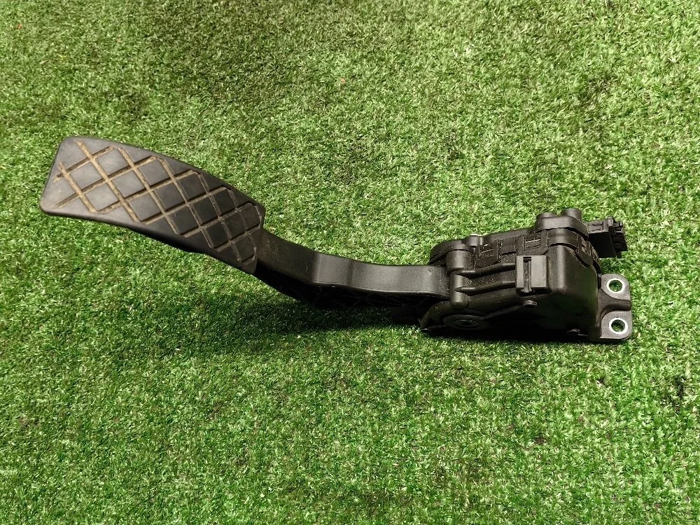 Педаль газа Skoda Fabia II