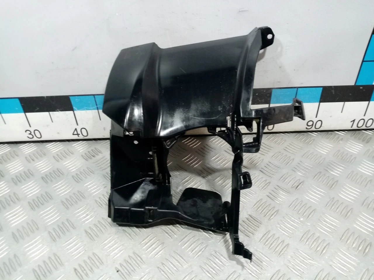 [Б/У] Кронштейн правой противотуманной фары [Код: 00605171 ]