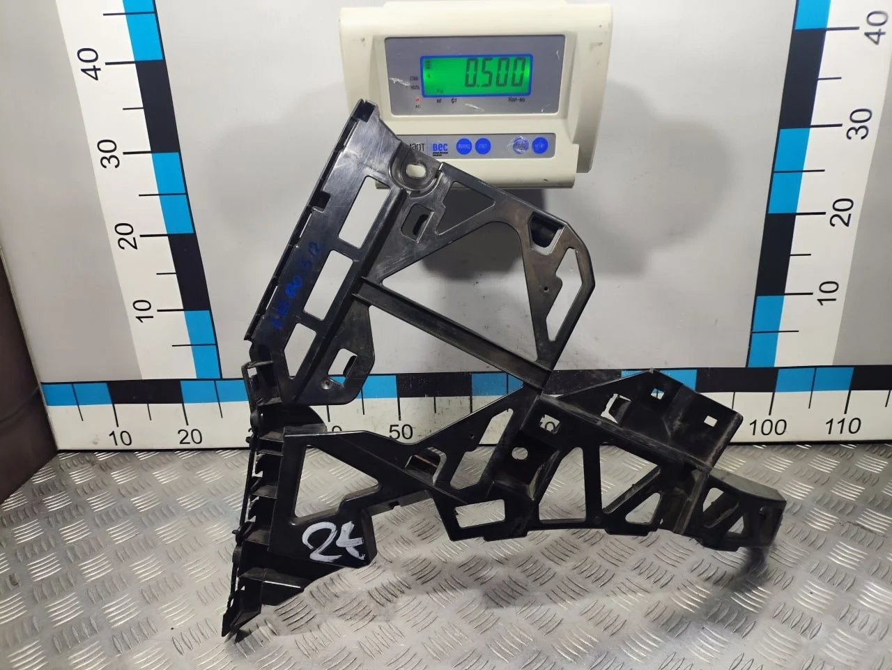 [Б/У] Кронштейн заднего бампера левый Mercedes [Код: 00609035 ]